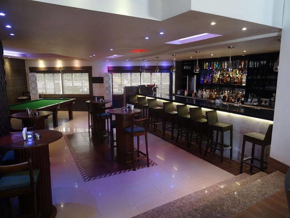 The Hub Hotel New England Екстер'єр фото